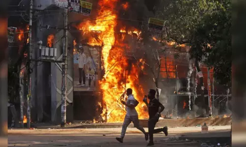 Tripura के होटलों ने कहा, बांग्लादेशी नागरिकों को सेवा नहीं देंगे Tripura के होटलों ने कहा, बांग्लादेशी नागरिकों को सेवा नहीं देंगे