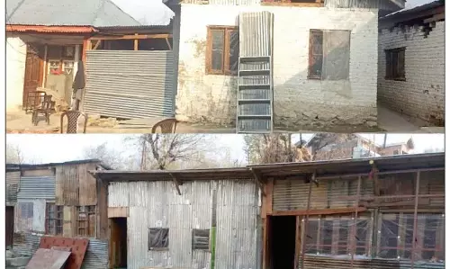 Kangan में सरकारी स्कूल जगह की कमी के बावजूद चल रहा