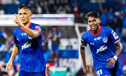 ISL 2024/25: बेंगलुरु एफसी ने केरला ब्लास्टर्स पर 4-2 से जीत दर्ज की ISL 2024/25: बेंगलुरु एफसी ने केरला ब्लास्टर्स पर 4-2 से जीत दर्ज की