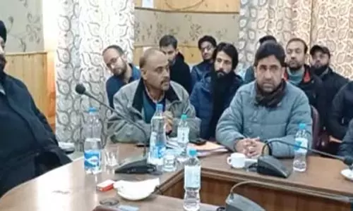 Anantnag में पशुपालन क्षेत्र के कामकाज की समीक्षा की