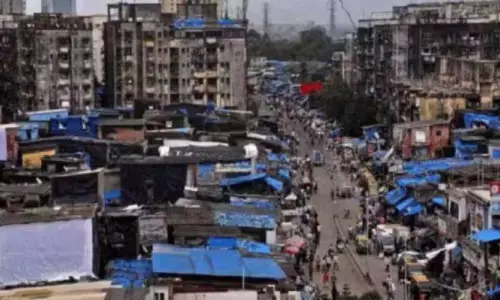 Dharavi के 300 से अधिक निवासियों को ₹10 करोड़ का चिकित्सा बीमा मिला