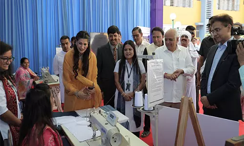 भूपेंद्र पटेल ने Kutch में महिला कारीगरों और छात्राओं से बातचीत की
