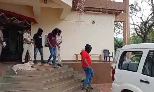 GOA: संपत्ति सौदे में खटास के कारण पूर्व मंड्रेम सरपंच पर दिनदहाड़े हमला GOA: संपत्ति सौदे में खटास के कारण पूर्व मंड्रेम सरपंच पर दिनदहाड़े हमला