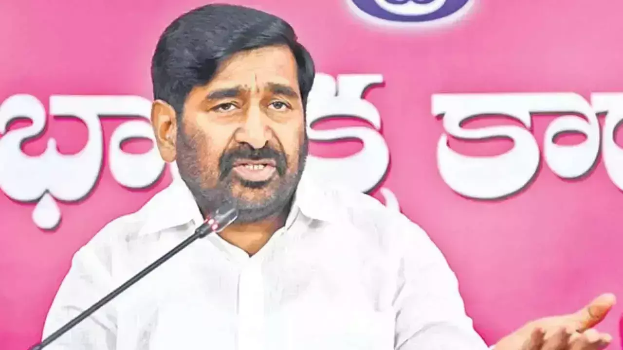 BRS नेता जगदीश रेड्डी ने कांग्रेस पर पूर्ण हो चुकी परियोजनाओं का श्रेय लेने का आरोप लगाया BRS नेता जगदीश रेड्डी ने कांग्रेस पर पूर्ण हो चुकी परियोजनाओं का श्रेय लेने का आरोप लगाया