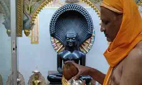 Bada Mandir में अष्टमी तिथि पर प्राचीन स्फटिक मणि प्रतिमाओं का अभिषेक, पूजन किया गया