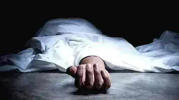 Kochi में गुंडों की धमकियों से परेशान युवक ने की आत्महत्या Kochi में गुंडों की धमकियों से परेशान युवक ने की आत्महत्या