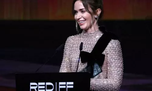 Emily Blunt ने रेड सी फिल्म फेस्टिवल में करियर के सबक, स्टीवन स्पीलबर्ग से मुलाकात और आगामी प्रोजेक्ट्स के बारे में बात की