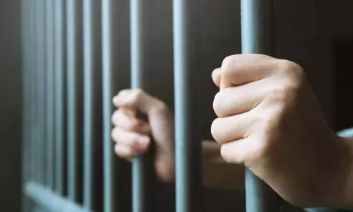 Mumbai : नाबालिग लड़की से छेड़छाड़, 50 वर्षीय आरोपी गिरफ्तार