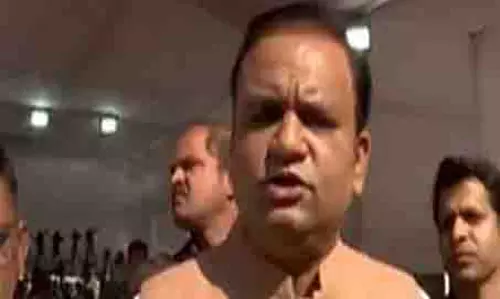महाराष्ट्र में स्पीकर पद के लिए नामांकन दाखिल करने के बाद BJP MLA राहुल नार्वेकर ने व्यक्त किया आभार महाराष्ट्र में स्पीकर पद के लिए नामांकन दाखिल करने के बाद BJP MLA राहुल नार्वेकर ने व्यक्त किया आभार
