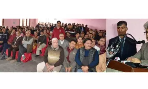 Jammu: मुख्य सचिव ने प्रवासियों की शिकायतें सुनने के लिए जगती का दौरा किया