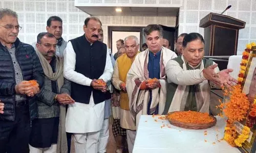 Jammu: भाजपा ने चौधरी प्यारा सिंह को पुष्पांजलि अर्पित की Jammu: भाजपा ने चौधरी प्यारा सिंह को पुष्पांजलि अर्पित की