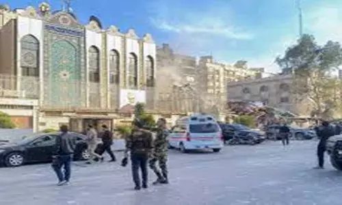 Syria के दमिश्क में ईरानी दूतावास पर हमला Syria के दमिश्क में ईरानी दूतावास पर हमला