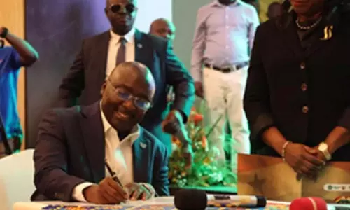 Ghana के उपराष्ट्रपति बावुमा राष्ट्रपति चुनाव में पराजित Ghana के उपराष्ट्रपति बावुमा राष्ट्रपति चुनाव में पराजित