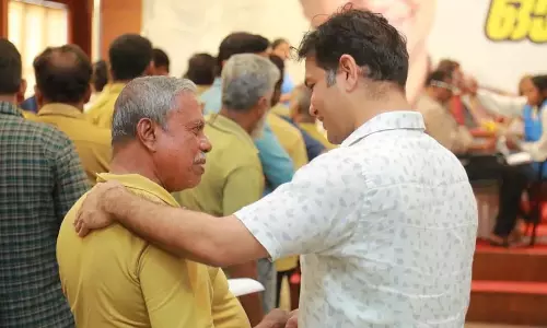 MP ईडन ने ऑटोरिक्शा चालकों के लिए ऐ ऑटो वेलनेस पहल की शुरुआत की MP ईडन ने ऑटोरिक्शा चालकों के लिए ऐ ऑटो वेलनेस पहल की शुरुआत की