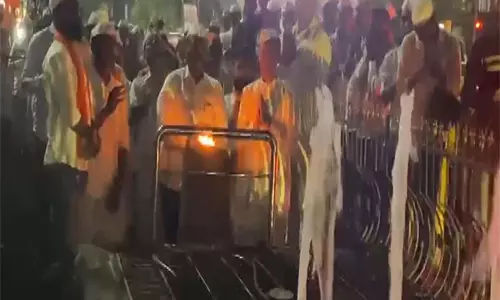 Maharashtra: बांग्लादेश में हिंदुओं पर अत्याचार के खिलाफ नवी मुंबई में लोग सड़कों पर उतरे Maharashtra: बांग्लादेश में हिंदुओं पर अत्याचार के खिलाफ नवी मुंबई में लोग सड़कों पर उतरे