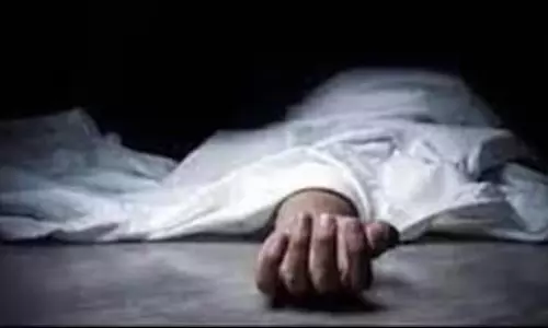 Jammu and Kashmir : राजौरी में जहरीला पदार्थ खाने से एक ही परिवार के 4 लोगों की मौत Jammu and Kashmir : राजौरी में जहरीला पदार्थ खाने से एक ही परिवार के 4 लोगों की मौत