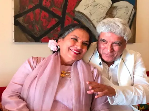 Shabana Azmi ने जावेद अख्तर के लिए 40वीं शादी की सालगिरह मनाते हुए एक मनमोहक पोस्ट शेयर की Shabana Azmi ने जावेद अख्तर के लिए 40वीं शादी की सालगिरह मनाते हुए एक मनमोहक पोस्ट शेयर की