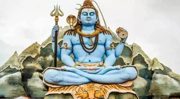 Shiv Chalisa: सोमवार के दिन करें यह छोटा सा काम, विवाह से संबंधित रुकावट होगी दूर