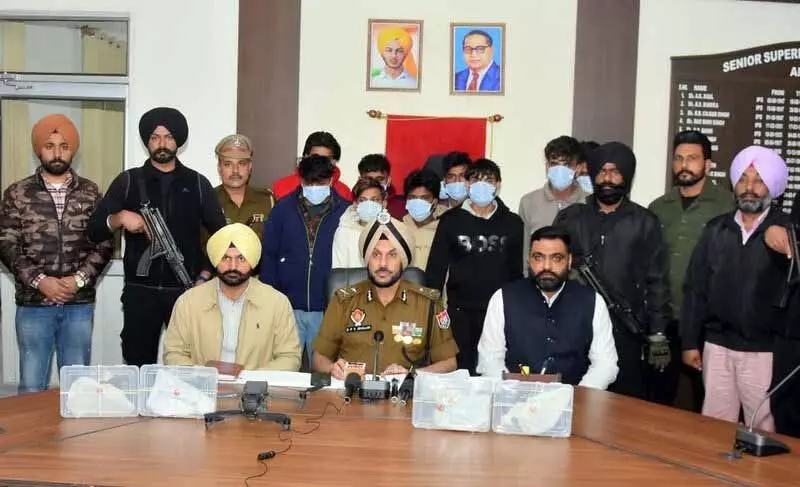 police प्रतिष्ठानों पर हमलों से आतंकवादियों का हाथ होने का संकेत, पुलिस इनकार की मुद्रा में