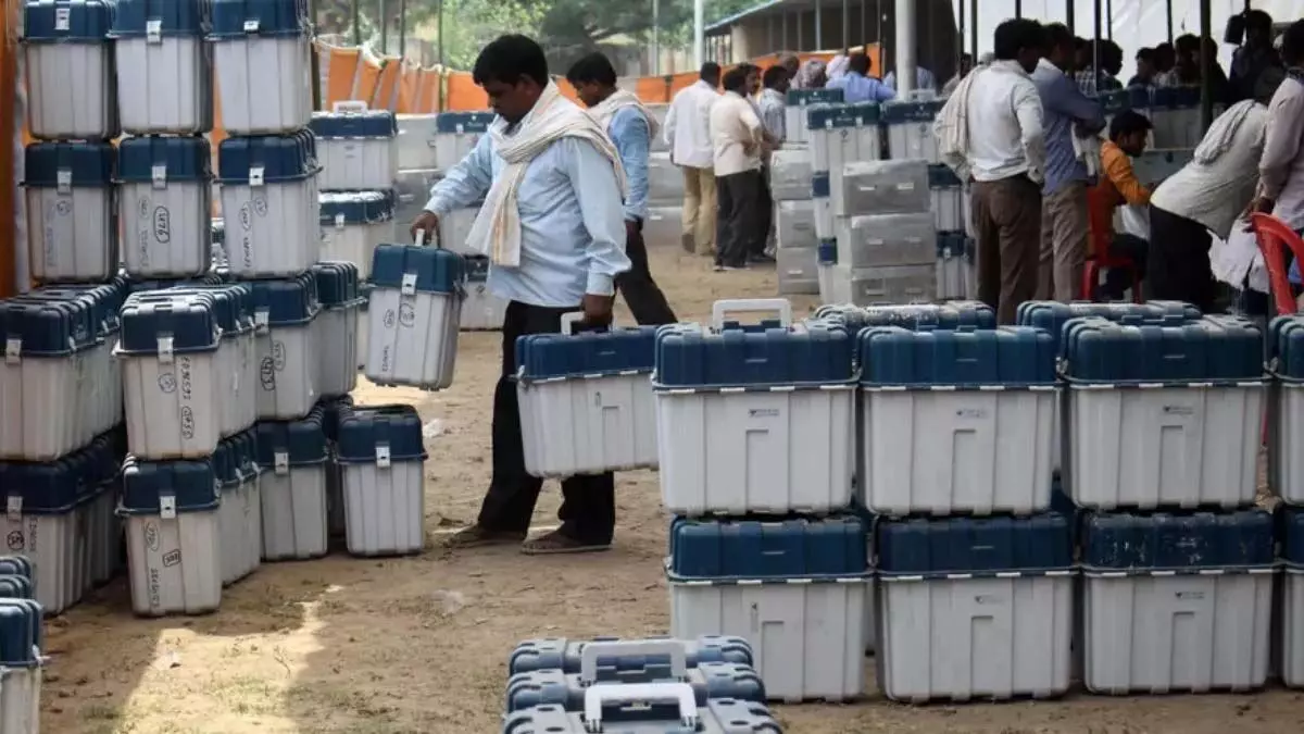 Maharashtra के नांदेड़ में मतदान केंद्रों पर वोटों की गिनती में कोई विसंगति नहीं मिली : चुनाव आयोग