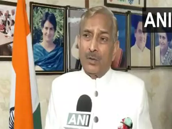 सरकार सदन को चलने नहीं देना चाहती है: Pramod Tiwari