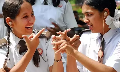 TG: सांकेतिक भाषा के लिए एक डीटीएच चैनल TG: सांकेतिक भाषा के लिए एक डीटीएच चैनल