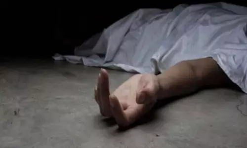 Tamil Nadu: महिला ने अपने दो बच्चों को कुएं में धकेला, आत्महत्या कर ली Tamil Nadu: महिला ने अपने दो बच्चों को कुएं में धकेला, आत्महत्या कर ली