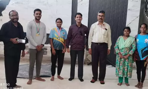 Andhra: पीआरआर कॉलेज के छात्रों ने विश्वविद्यालय के खेलों में उत्कृष्ट प्रदर्शन किया Andhra: पीआरआर कॉलेज के छात्रों ने विश्वविद्यालय के खेलों में उत्कृष्ट प्रदर्शन किया