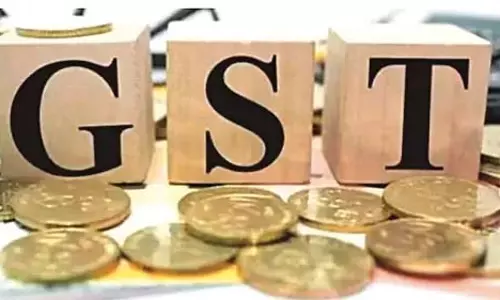 Proposed GST वृद्धि से कश्मीर के हस्तशिल्प का अस्तित्व खतरे में Proposed GST वृद्धि से कश्मीर के हस्तशिल्प का अस्तित्व खतरे में