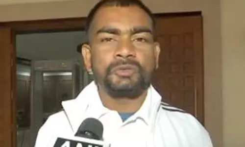 JKLM MLA जयराम कुमार महतो नंगे पैर झारखंड विधानसभा में पहुंचे