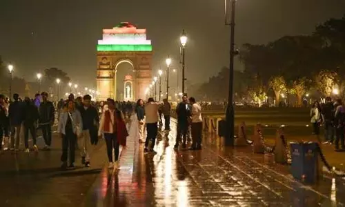 AQI फिर से ‘बेहद खराब’, दिल्ली में बारिश जारी