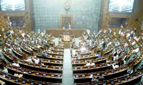 Delhi : संसद का शीतकालीन सत्र: लोकसभा दोपहर 12 बजे तक स्थगित Delhi : संसद का शीतकालीन सत्र: लोकसभा दोपहर 12 बजे तक स्थगित