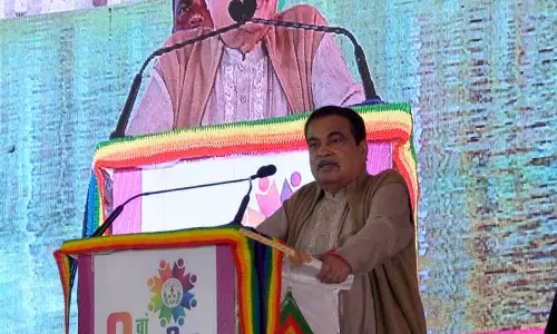 किसानों को वित्तीय संकट से उबारने के लिए ठोस प्रयास जरूरी: Gadkari किसानों को वित्तीय संकट से उबारने के लिए ठोस प्रयास जरूरी: Gadkari