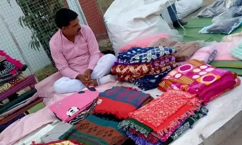 पुलिस अधिकारी ने व्यापारी वेश में फ्रॉड को पकड़ा