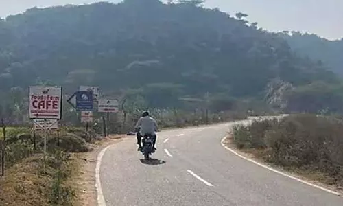 Haryana : गुरुग्राम के अरावली में तेंदुए के निशान पर अवैध कैफे, रेस्तरां बंद होंगे Haryana : गुरुग्राम के अरावली में तेंदुए के निशान पर अवैध कैफे, रेस्तरां बंद होंगे