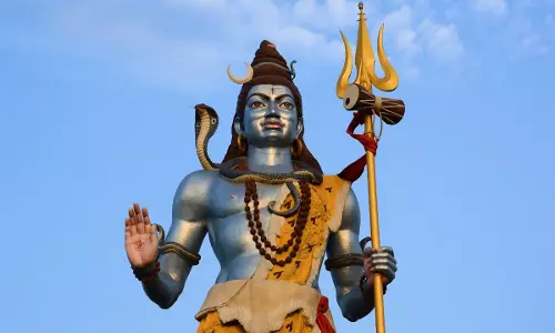 जो लोग प्रदोष का व्रत करते हैं उन पर महादेव की विशेष कृपा बनी रहती जो लोग प्रदोष का व्रत करते हैं उन पर महादेव की विशेष कृपा बनी रहती