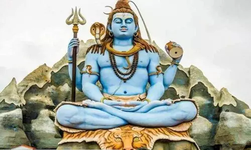 Shiv Chalisa: सोमवार के दिन करें यह छोटा सा काम, विवाह से संबंधित रुकावट होगी दूर