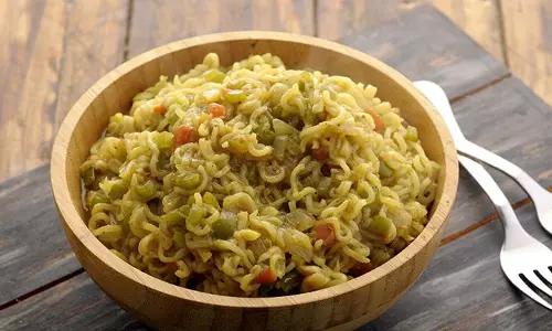 वेजिटेबल मसाला मैगी नूडल्स रेसिपी