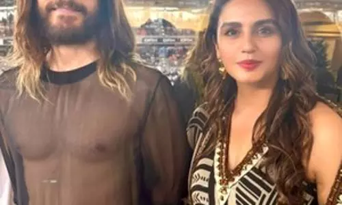 Huma Qureshi ने जेरेड लेटो के साथ दिए पोज Huma Qureshi ने जेरेड लेटो के साथ दिए पोज