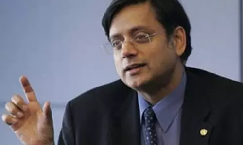 Shashi Tharoor ने सुधाकरन के प्रति अपना समर्थन व्यक्त किया Shashi Tharoor ने सुधाकरन के प्रति अपना समर्थन व्यक्त किया