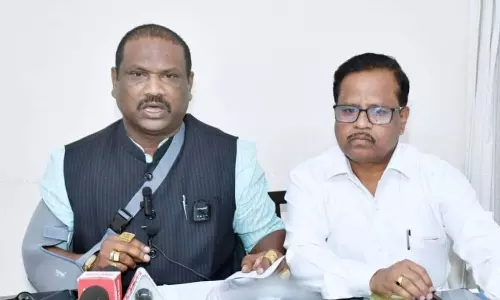 जाधव हमले के मामले में आक्रामक, विधायक भास्कर जाधव के खिलाफ विशाल मोर्चा