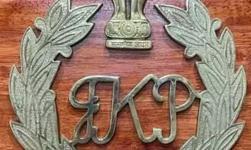 Jammu: शांति बनाए रखने के लिए पुलिस ने ‘प्रचार करने वालों’ को निशाना बनाया Jammu: शांति बनाए रखने के लिए पुलिस ने ‘प्रचार करने वालों’ को निशाना बनाया