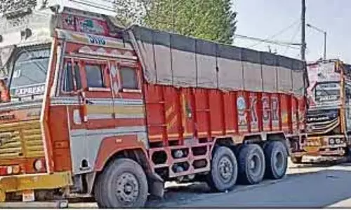 Baramulla रेलवे स्टेशन तक पहुंचने वाली सड़क पर अतिक्रमण से चिंता बढ़ी