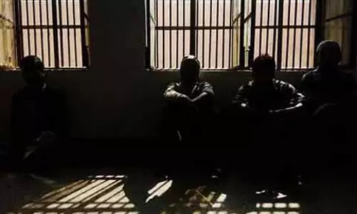 J&K: नियंत्रण रेखा पर मादक पदार्थों की तस्करी के आरोप में पांच लोग हिरासत में