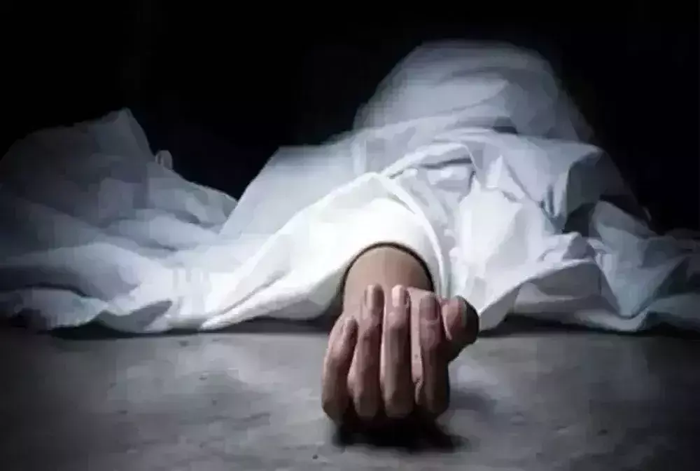 Sonipat: संदिग्ध हालातों में हुई लड़की की मौत,अंतिम संस्कार के वक्त पहुंची पुलिस Sonipat: संदिग्ध हालातों में हुई लड़की की मौत,अंतिम संस्कार के वक्त पहुंची पुलिस