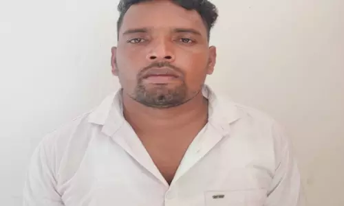 छत्तीसगढ़ पुलिस ने ओडिशा से पकड़ा सबसे बड़े गांजा डीलर छत्तीसगढ़ पुलिस ने ओडिशा से पकड़ा सबसे बड़े गांजा डीलर