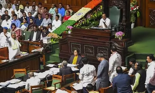 Karnataka विधानसभा में शीतकालीन सत्र के पहले दिन वक्फ मुद्दे पर जमकर शोर-शराबा