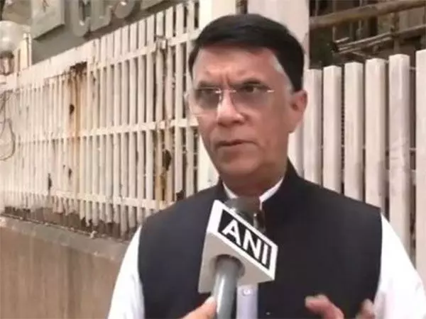 अडानी मुद्दे को उठाना बंद नहीं करेंगे: कांग्रेस के Pawan Khera