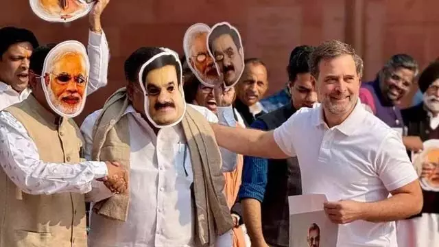 Rahul Gandhi ने संसद परिसर में जरिए मोदी और अडानी पर निशाना साधा