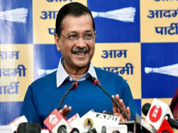 Delhi में ऑटो चालक के घर पर लंच करेंगे केजरीवाल Delhi में ऑटो चालक के घर पर लंच करेंगे केजरीवाल